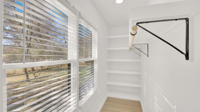 8904 Chisholm LN, Austin, TX 78748