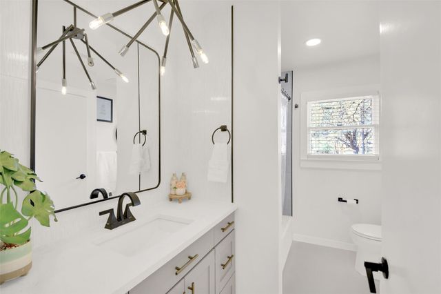 8904 Chisholm LN, Austin, TX 78748