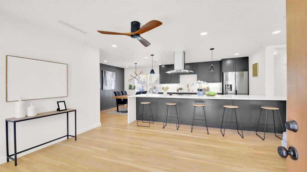 8904 Chisholm LN, Austin, TX 78748