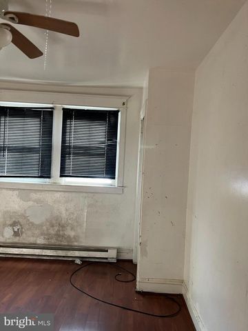 657 ALLENGROVE ST, Philadelphia, PA 19120