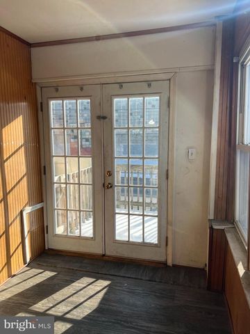 657 ALLENGROVE ST, Philadelphia, PA 19120