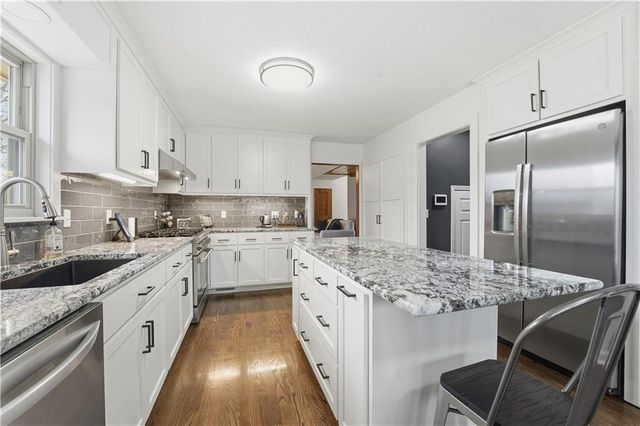 10300 W 164th Street, Overland Park, KS 66221