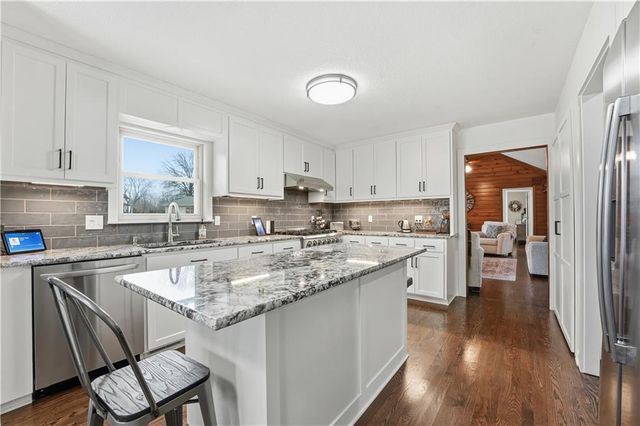 10300 W 164th Street, Overland Park, KS 66221