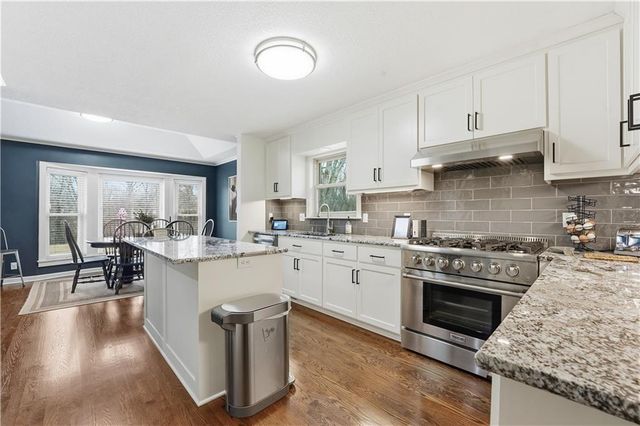 10300 W 164th Street, Overland Park, KS 66221