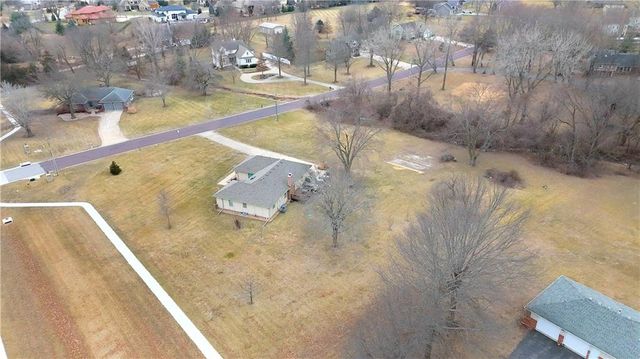 10300 W 164th Street, Overland Park, KS 66221