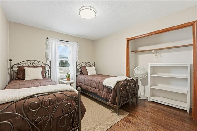 10300 W 164th Street, Overland Park, KS 66221