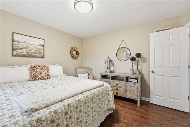 10300 W 164th Street, Overland Park, KS 66221