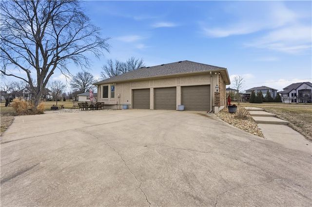 10300 W 164th Street, Overland Park, KS 66221