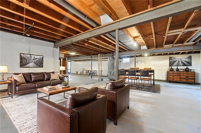 10300 W 164th Street, Overland Park, KS 66221