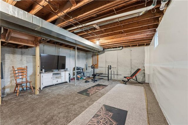 10300 W 164th Street, Overland Park, KS 66221