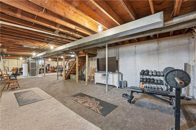 10300 W 164th Street, Overland Park, KS 66221