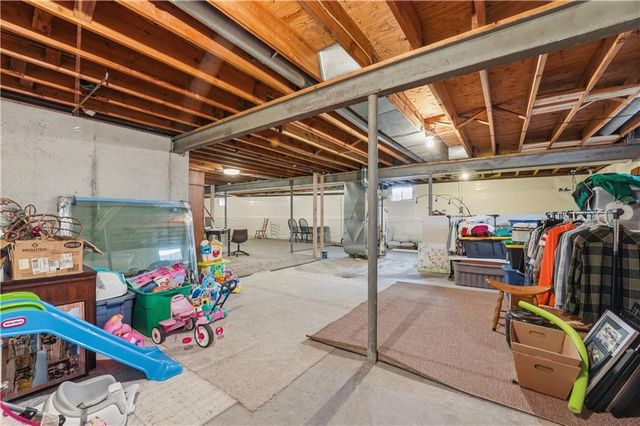 10300 W 164th Street, Overland Park, KS 66221