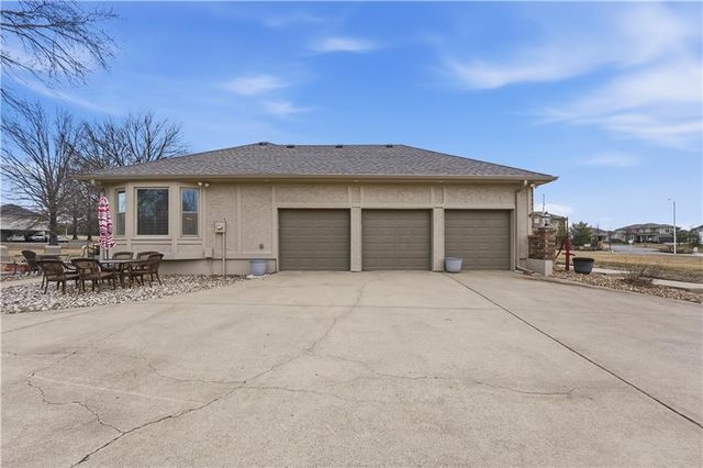 10300 W 164th Street, Overland Park, KS 66221