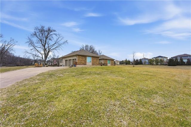 10300 W 164th Street, Overland Park, KS 66221