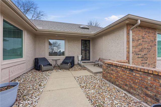 10300 W 164th Street, Overland Park, KS 66221