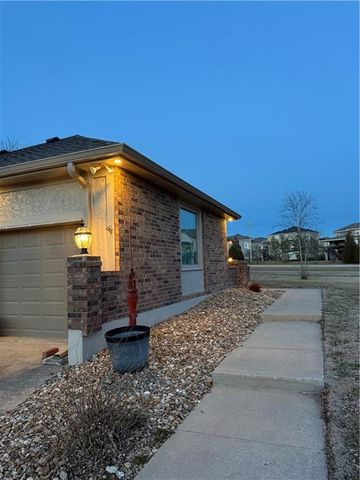 10300 W 164th Street, Overland Park, KS 66221