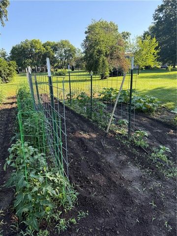 10300 W 164th Street, Overland Park, KS 66221