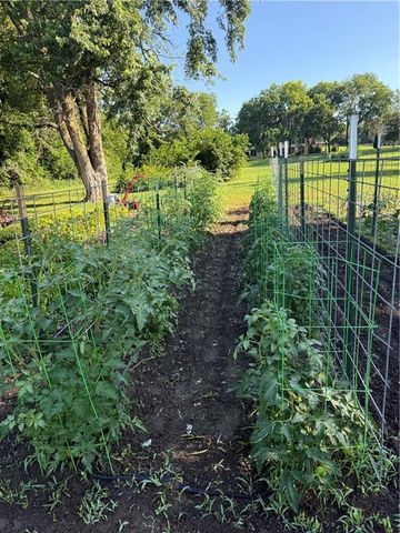 10300 W 164th Street, Overland Park, KS 66221