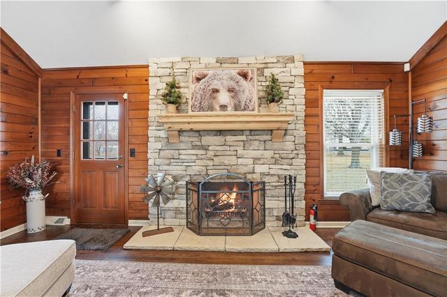 10300 W 164th Street, Overland Park, KS 66221