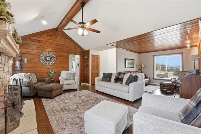 10300 W 164th Street, Overland Park, KS 66221