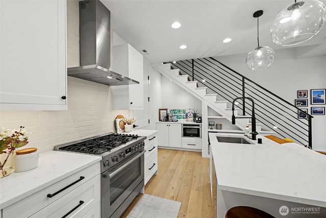 11605 NE 155th Street, Kirkland, WA 98034