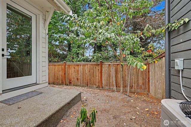 11605 NE 155th Street, Kirkland, WA 98034