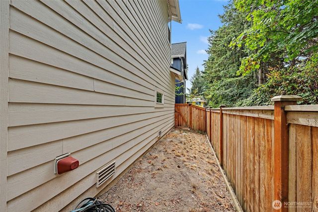 11605 NE 155th Street, Kirkland, WA 98034