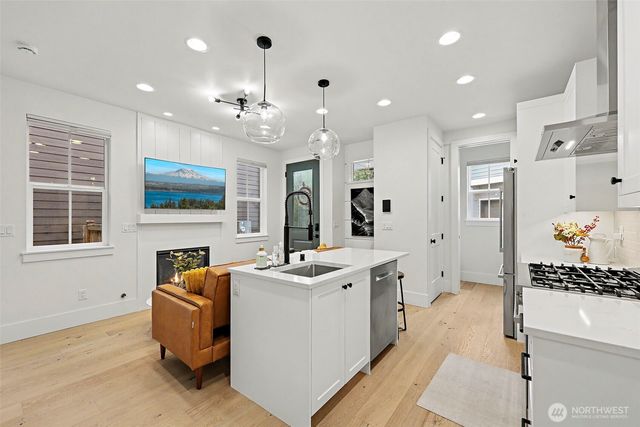 11605 NE 155th Street, Kirkland, WA 98034