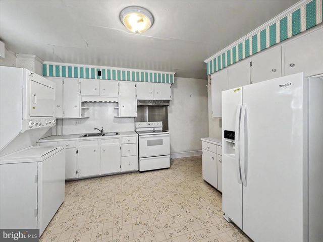 637 S MAIN ST, Red Lion, PA 17356