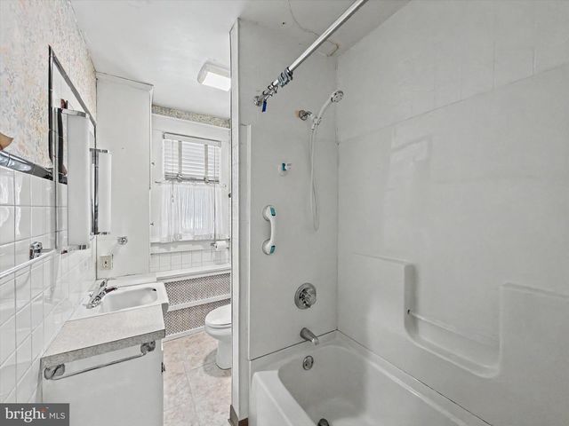 637 S MAIN ST, Red Lion, PA 17356
