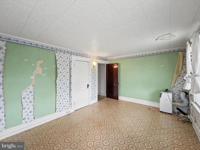 637 S MAIN ST, Red Lion, PA 17356