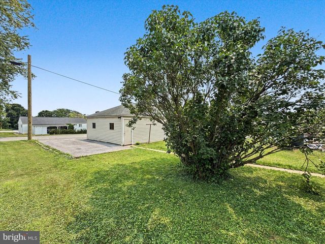 637 S MAIN ST, Red Lion, PA 17356
