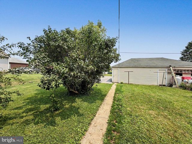 637 S MAIN ST, Red Lion, PA 17356