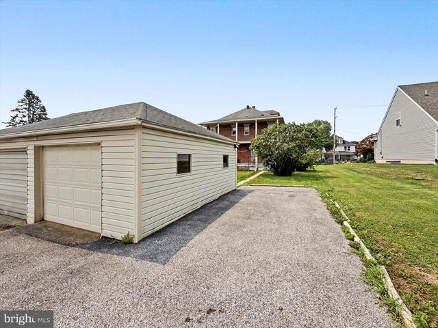637 S MAIN ST, Red Lion, PA 17356