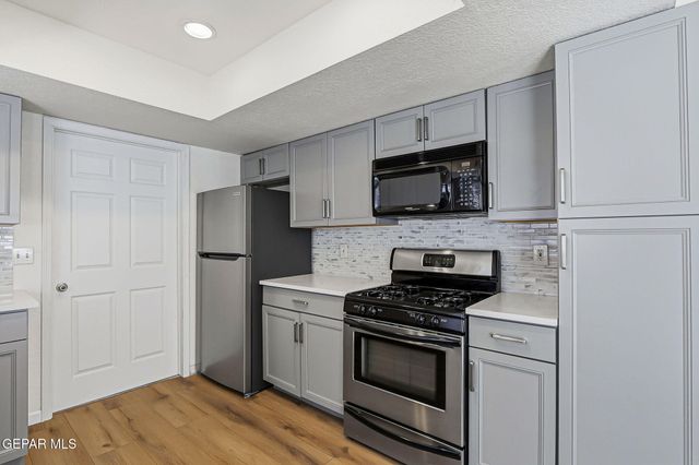 5205 VALLEY SPRING Way, El Paso, TX 79932