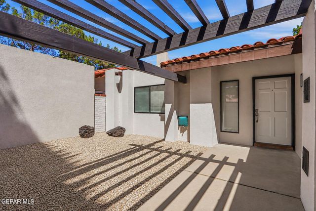 5205 VALLEY SPRING Way, El Paso, TX 79932