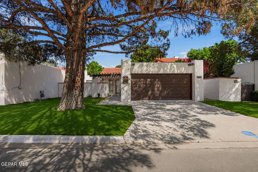 5205 VALLEY SPRING Way, El Paso, TX 79932