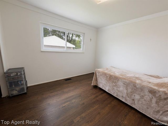 4436 Buckingham Drive, Warren, MI 48092