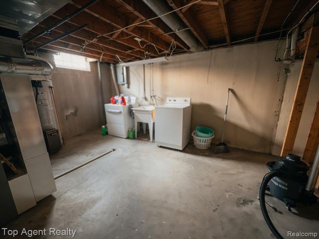 4436 Buckingham Drive, Warren, MI 48092