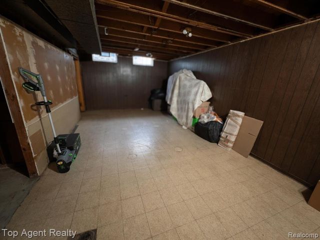 4436 Buckingham Drive, Warren, MI 48092