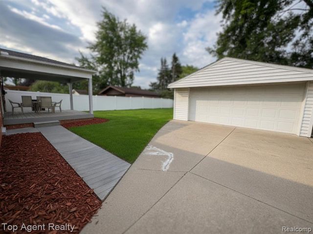 4436 Buckingham Drive, Warren, MI 48092
