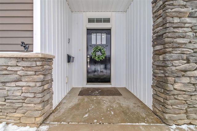 25 Hillsdale Commons Drive, Hillsdale, MI 49242