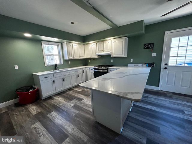 901 SPENCER DR, Croydon, PA 19021