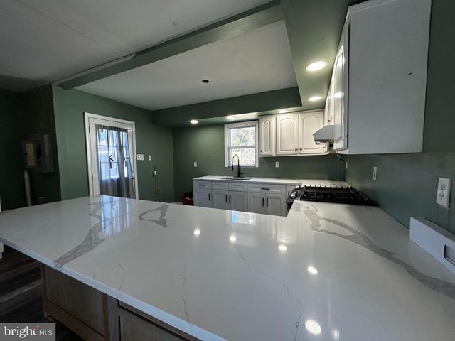 901 SPENCER DR, Croydon, PA 19021