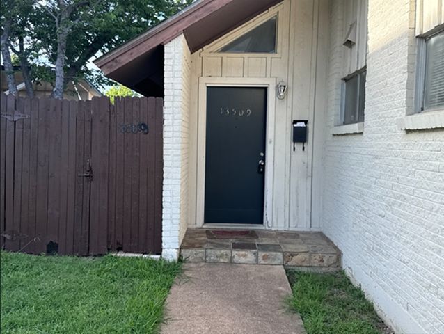 13509 Red Fern Lane, Dallas, TX 75240