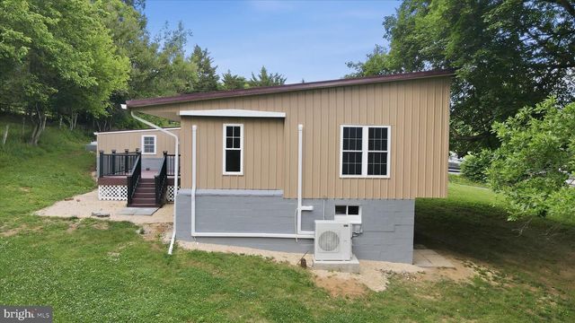 6340 COFFMAN FARMS RD, Keedysville, MD 21756