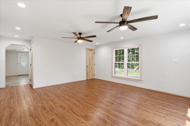 6340 COFFMAN FARMS RD, Keedysville, MD 21756