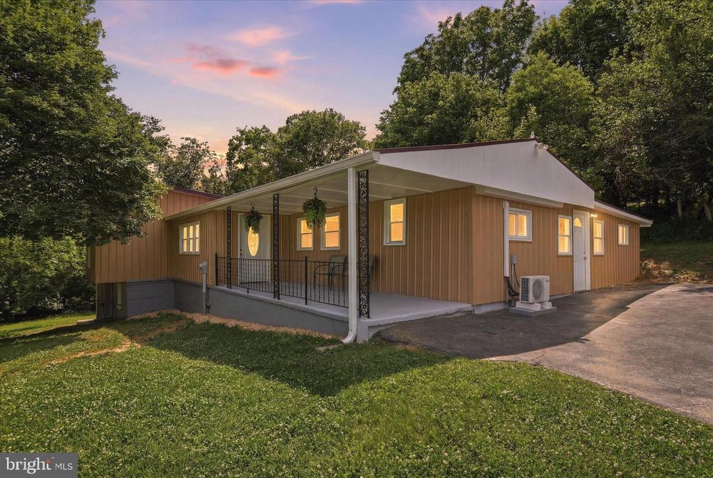 6340 COFFMAN FARMS RD, Keedysville, MD 21756