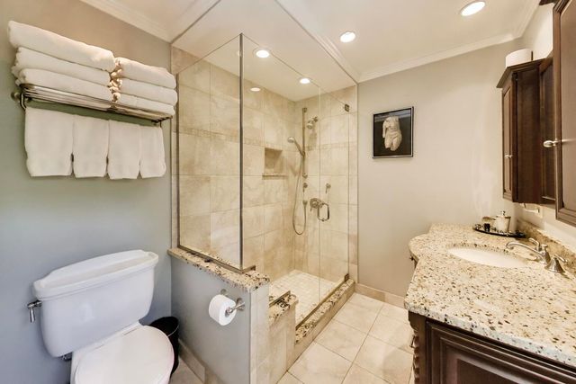 303 Charal Lane, Highland Park, IL 60035