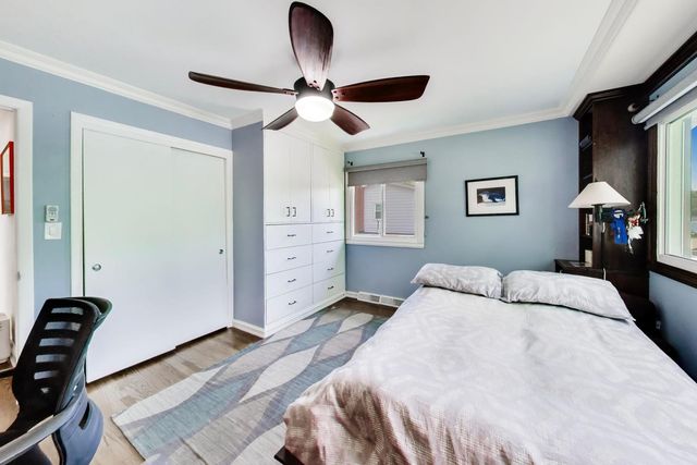303 Charal Lane, Highland Park, IL 60035